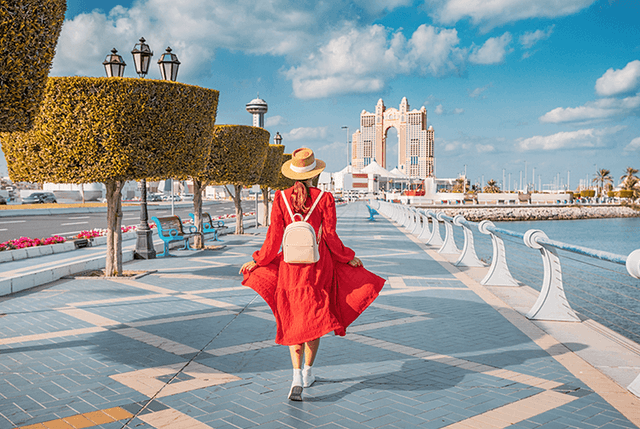 Female Solo traveler in Dubai